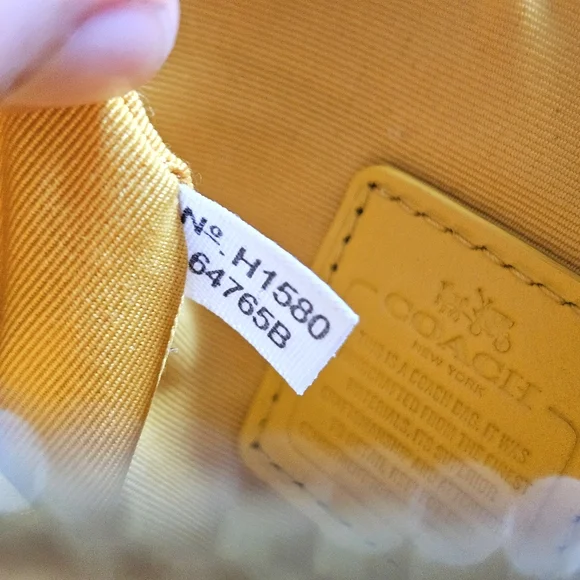 Vintage NWT Coach Shearling Small Wristlet in Banana Yellow With Pom Pom - Picture 8 of 16